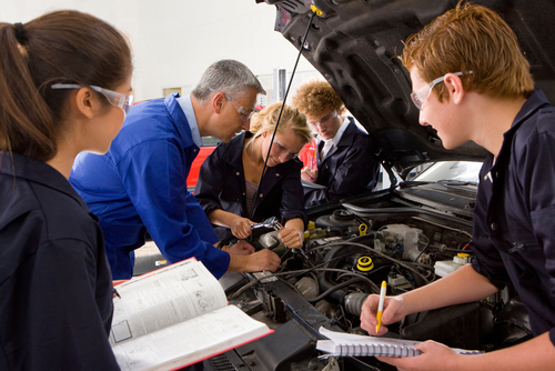 students learning mechanics